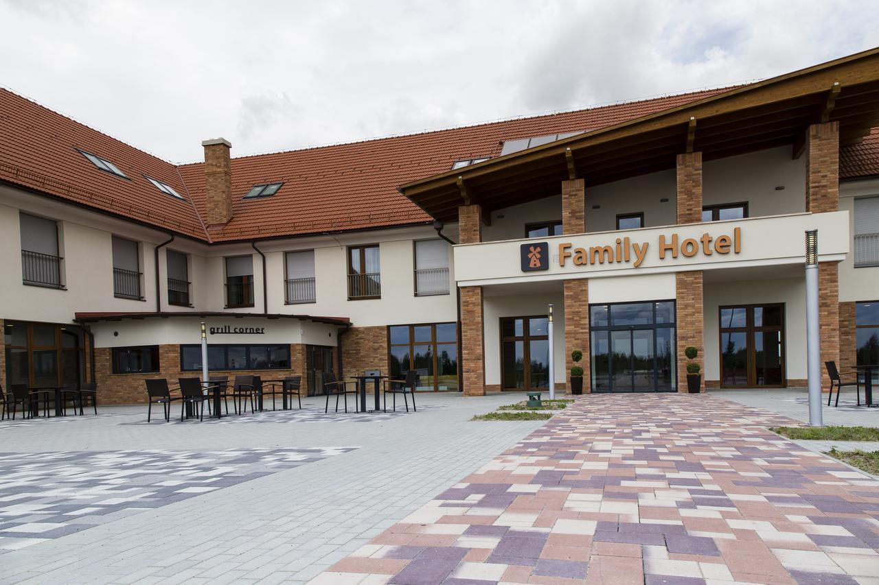 Family-Hotel Balástya Exterior photo