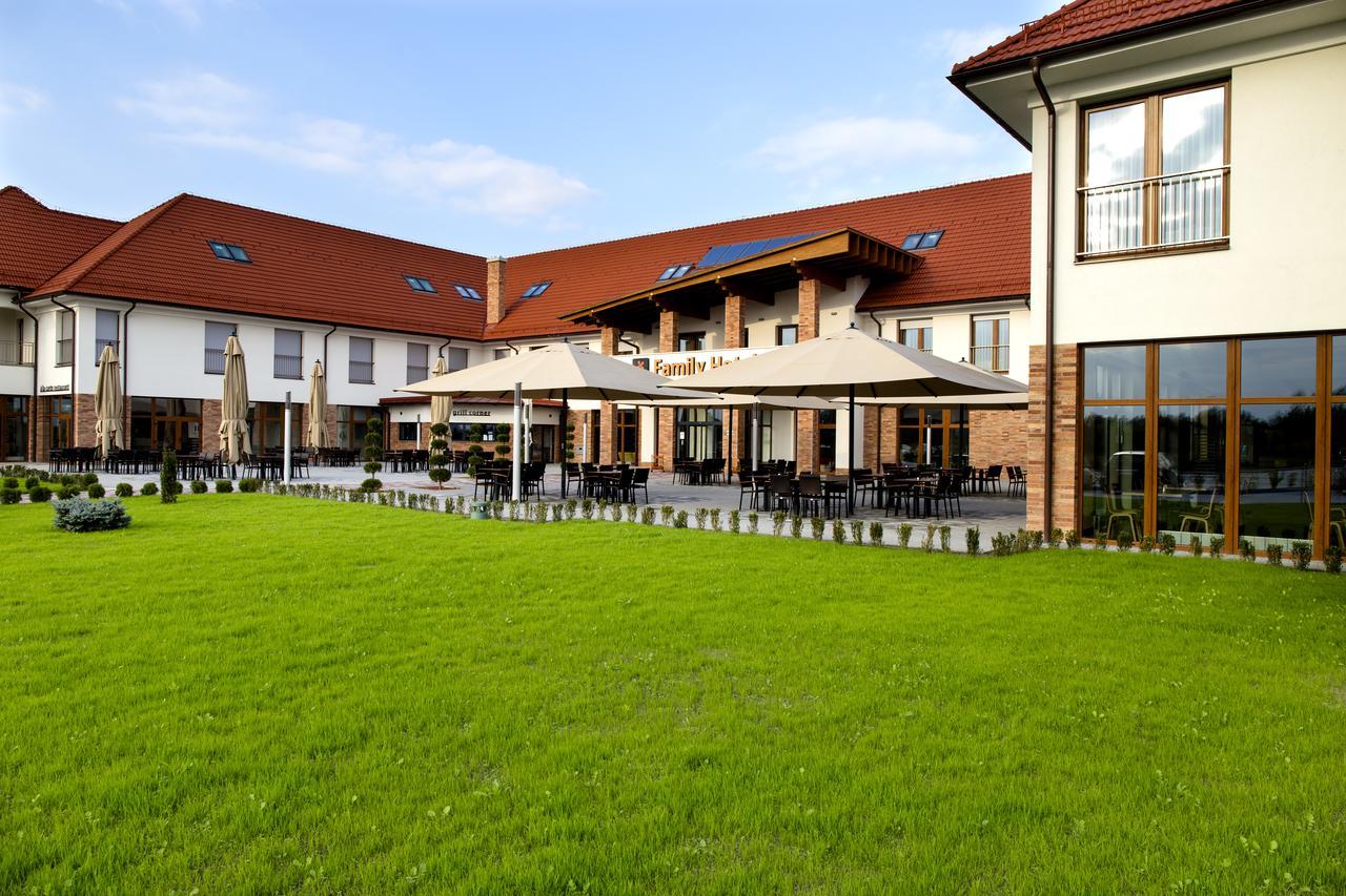 Family-Hotel Balástya Exterior photo