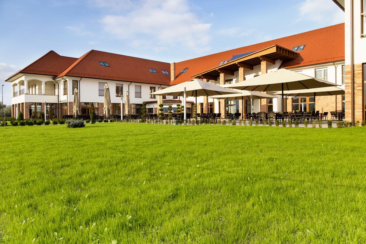 Family-Hotel Balástya Exterior photo