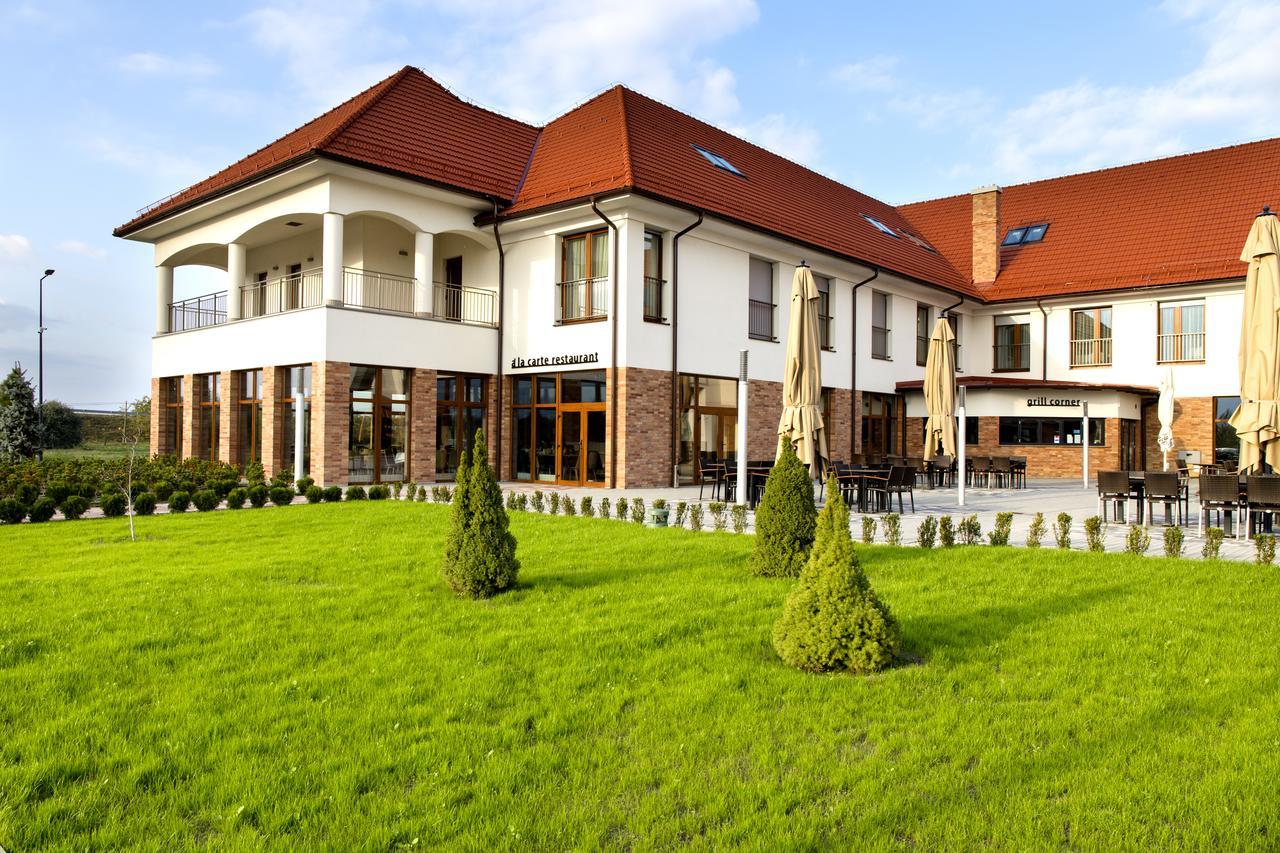 Family-Hotel Balástya Exterior photo