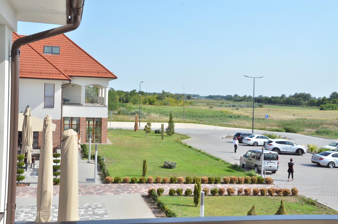 Family-Hotel Balástya Exterior photo